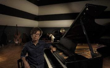 Ben-Folds-in-his-studio