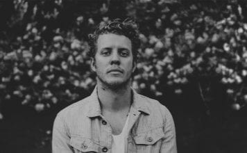 Anderson East – Hold On, I’m Comin’