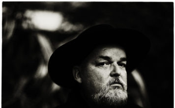 Alain Johannes press photo by Tom Bronowski