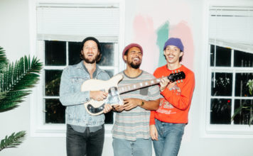 Illiterate Light & Devon Gilfillian press photo