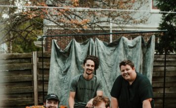 Miki Fiki- Press Photo