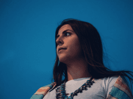 Jillette Johnson – Love Is Blind