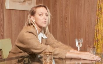 Amy Stroup – Stare