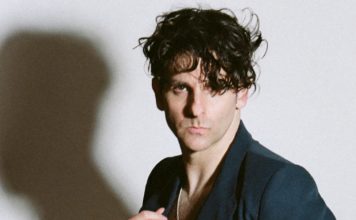 Low Cut Connie press photo